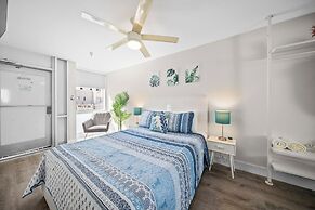 Samantha Apartments by Lowkl