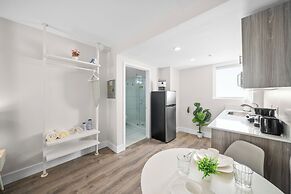 Samantha Apartments by Lowkl