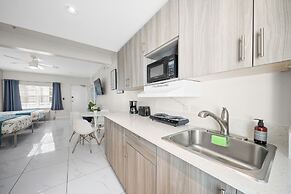 Samantha Apartments by Lowkl