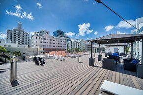 Samantha Apartments by Lowkl