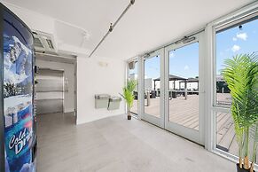 Samantha Apartments by Lowkl