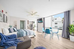 Samantha Apartments by Lowkl