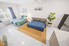 Samantha Apartments by Lowkl