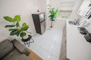 Samantha Apartments by Lowkl