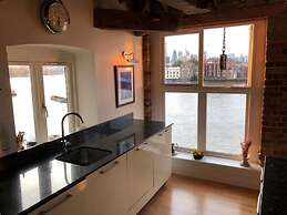 Riverside Penthouse Apartment