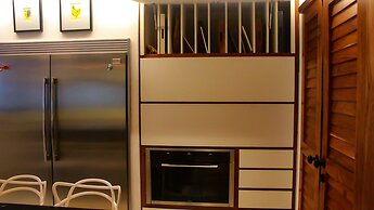 Esciros Luxury Villa