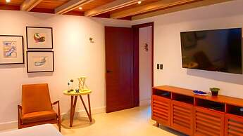 Esciros Luxury Villa