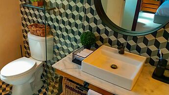 Esciros Luxury Villa