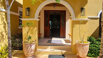 Esciros Luxury Villa