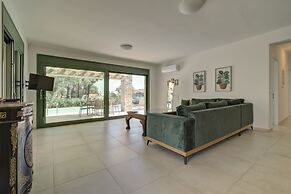 Ouzo Stone House 2, with private pool