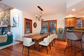 Luxury 5 Bedroom Blueberry Chalet