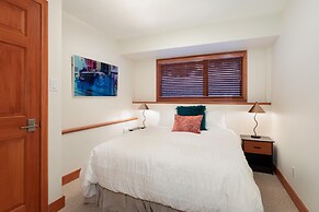 Luxury 5 Bedroom Blueberry Chalet