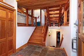 Luxury 5 Bedroom Blueberry Chalet