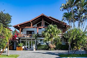 Suites Jurere Internacional