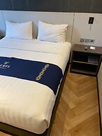 Fieris Hotel Rawamangun