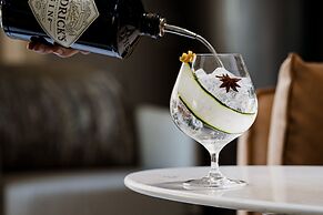 AC Hotel St. Louis Central West End