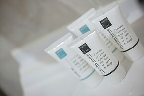 Sklodowskiej-curie Apartments by Renters