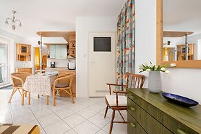 Sklodowskiej-curie Apartments by Renters