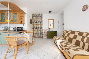 Sklodowskiej-curie Apartments by Renters