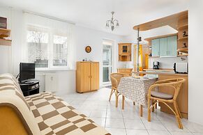Sklodowskiej-curie Apartments by Renters