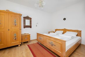 Sklodowskiej-curie Apartments by Renters