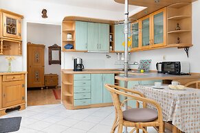 Sklodowskiej-curie Apartments by Renters