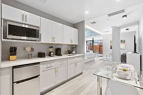 Global Luxury Suites at The Arches