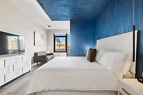 Global Luxury Suites at The Arches