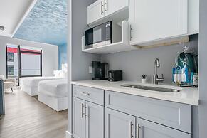 Global Luxury Suites at The Arches