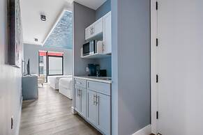 Global Luxury Suites at The Arches