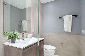 Global Luxury Suites at The Arches