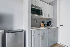 Global Luxury Suites at The Arches