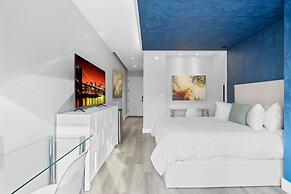 Global Luxury Suites at The Arches