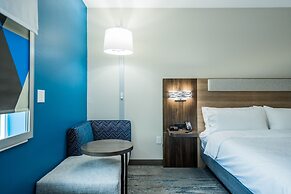 Holiday Inn Express & Suites Charlottesville by IHG