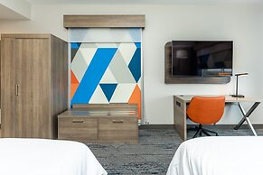 Holiday Inn Express & Suites Charlottesville by IHG