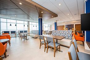 Holiday Inn Express & Suites Charlottesville by IHG