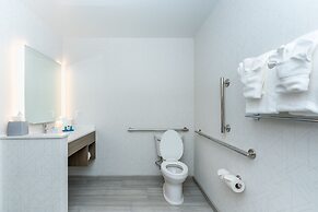 Holiday Inn Express & Suites Charlottesville by IHG