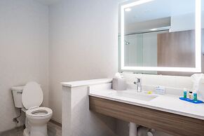 Holiday Inn Express & Suites Charlottesville by IHG