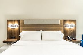 Holiday Inn Express & Suites Charlottesville by IHG