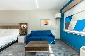 Holiday Inn Express & Suites Charlottesville by IHG