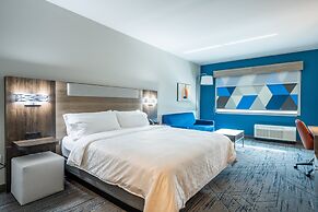 Holiday Inn Express & Suites Charlottesville by IHG