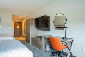 Holiday Inn Express & Suites Charlottesville by IHG