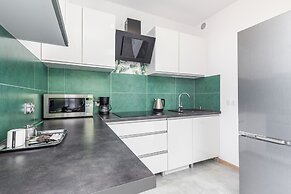 Apartament Deluxe Platany C38 by Renters