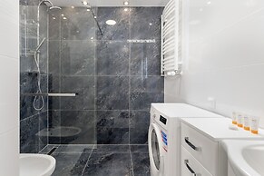 Apartament Deluxe Platany C38 by Renters