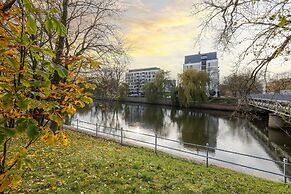 Apartament Deluxe Platany C38 by Renters