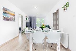 Apartament Deluxe Platany C38 by Renters