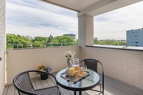 Apartament Deluxe Platany C38 by Renters