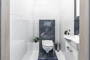 Apartament Deluxe Platany C38 by Renters