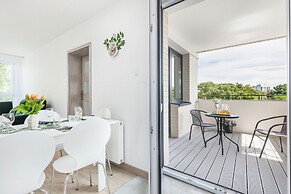 Apartament Deluxe Platany C38 by Renters