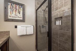 Cozens Pointe B-301 3 Bedroom Condo by RedAwning